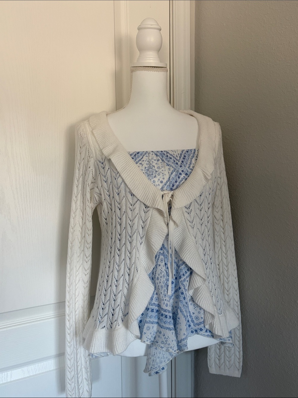 NWOT Hollister Cream Ruffled Open-Knit Sweater Cardigan